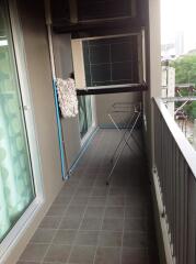 Low rise 1 bedroom  condominium in Promphong