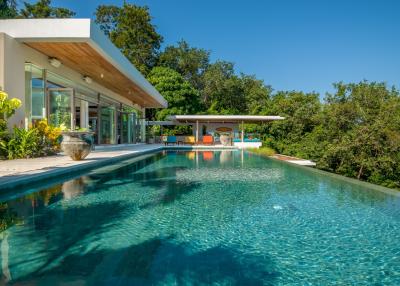 Luxury villa with direct beach access for sale in Phuket
