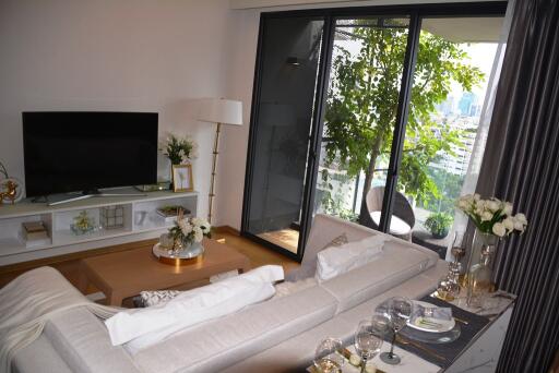 1-bedroom new condo in the heart of Phromphong