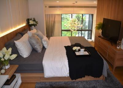 Brand new 1-bedroom duplex in the Phromphong area