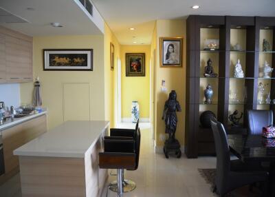 3-bedroom high floor condo for sale in Phromphong area