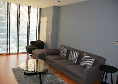 1-bedroom high floor condo in the Thonglor-Ekamai area