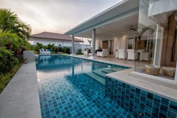 Stunning pool villa for sale in Hua Hin