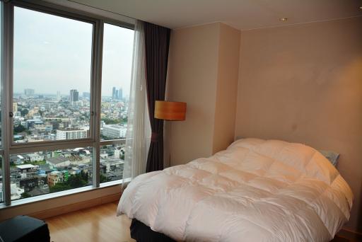 2-bedroom spacious condo in the heart of Sathorn