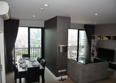 3-bedroom high floor corner unit located in the Petchaburi/Thonglor area