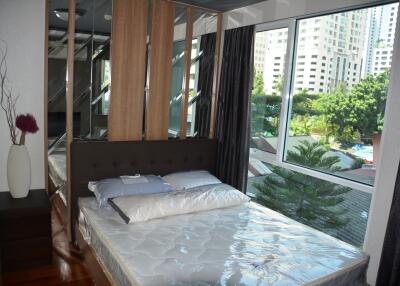 2-bedroom modern condo in Nana/Asoke area