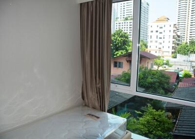 2-bedroom modern condo in Nana/Asoke area