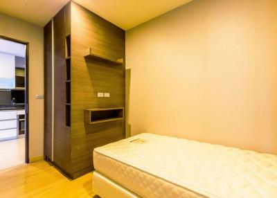 2-bedroom unit in Pra Khanong area