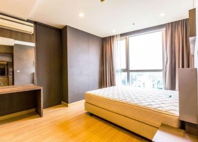 2-bedroom unit in Pra Khanong area