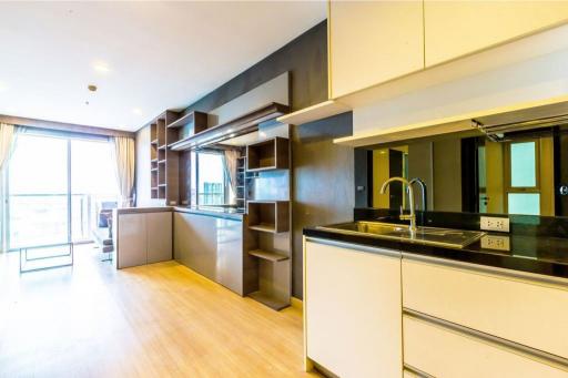 2-bedroom unit in Pra Khanong area