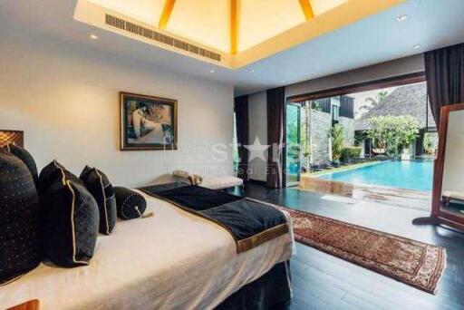 Spacious 5-bedrooms villa close to Layan beach