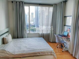 1-bedroom modern corner unit for sale in the heart of Asoke