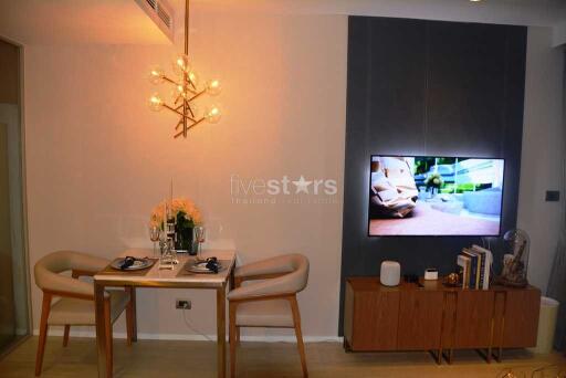 1-bedroom modern condo very close to BTS Ploenchit