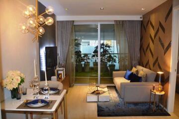 1-bedroom modern condo very close to BTS Ploenchit