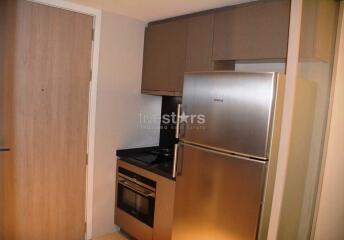 1-bedroom modern condo very close to BTS Ploenchit