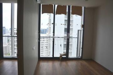 1-bedroom high floor condo close to BTS Phromphong