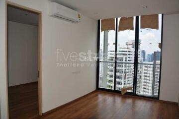 1-bedroom high floor condo close to BTS Phromphong