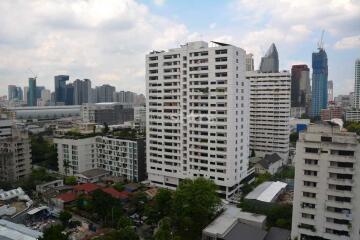 2 bedroom condo for sale on Nana to Phetchaburi