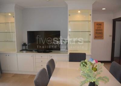 2-bedroom spacious unit with nice city views in Phromphong