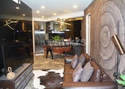 2-bedroom contemporary designed condo only 700m from BTS Phromphong