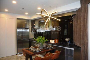 2-bedroom contemporary designed condo only 700m from BTS Phromphong