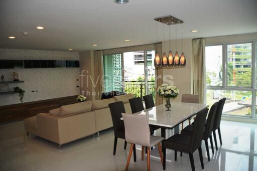 3-bedroom condo right next to Benjasiri Park & 500m from BTS Phromphong