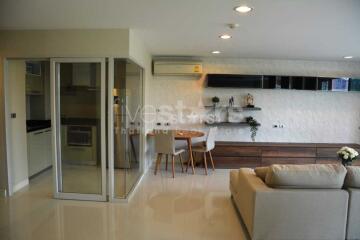 3-bedroom condo right next to Benjasiri Park & 500m from BTS Phromphong