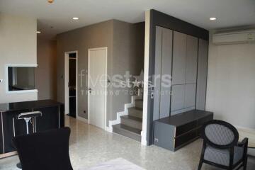 2-bedroom modern duplex right next BTS Thonglor