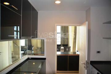 2-bedroom modern duplex right next BTS Thonglor