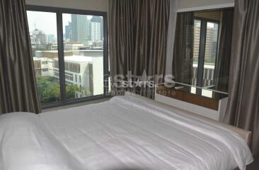 2-bedroom modern duplex right next BTS Thonglor