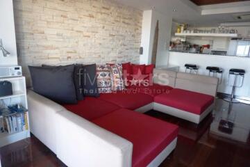 1-bedroom spacious unit with breathtaking city views in Sathorn