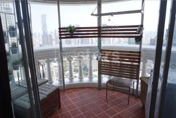 1-bedroom spacious unit with breathtaking city views in Sathorn