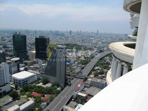 1-bedroom spacious unit with breathtaking city views in Sathorn