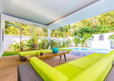 3-bedroom pool villa in Nai Harn close to the beach
