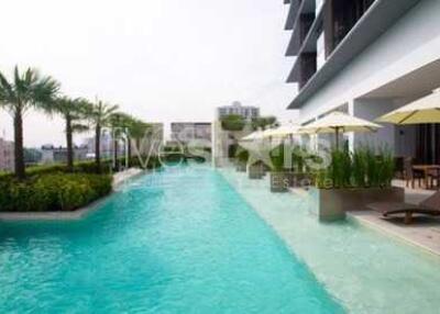2-bedroom high rise condominium close to MRT Klongtoei