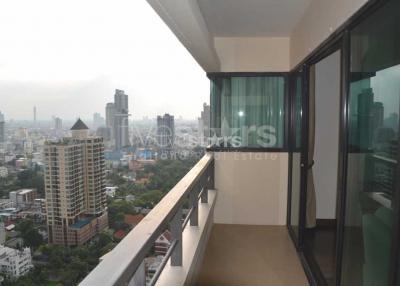 3-bedroom high floor spacious unit for sale in the heart of Sathorn