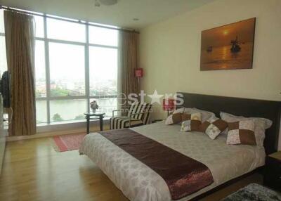 2-bedroom spacious condo with river views