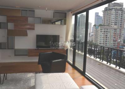 3-bedroom refurbished condo with long terrace in Phromphong