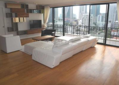 3-bedroom refurbished condo with long terrace in Phromphong