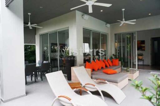 Beautiful contemporary pool villa close to the Bang Tao Beach