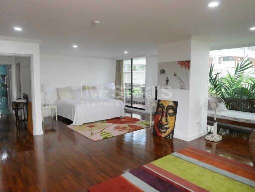 3-bedroom duplex with large terrace in Phromphong