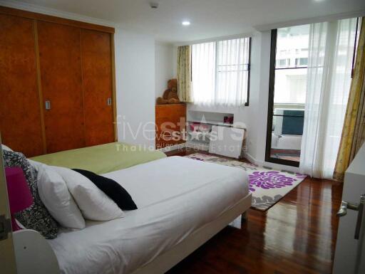 3-bedroom duplex with large terrace in Phromphong