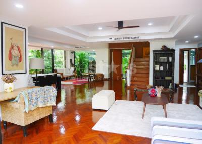3-bedroom duplex with large terrace in Phromphong