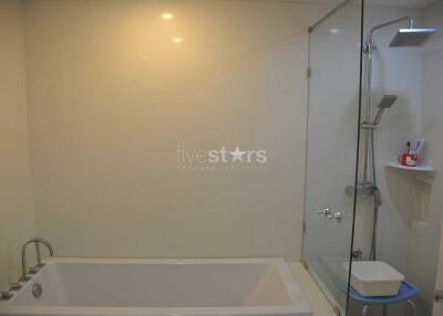 3-bedroom high floor condo for sale close to BTS Asok