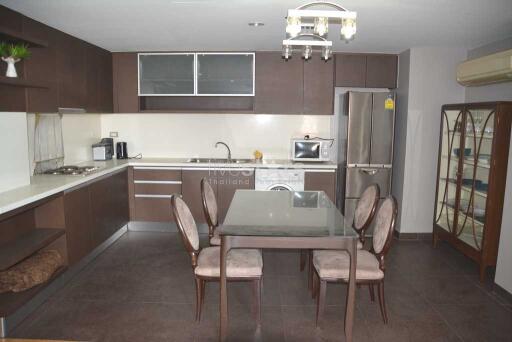 3-bedroom condo between Thonglor & Ekamai