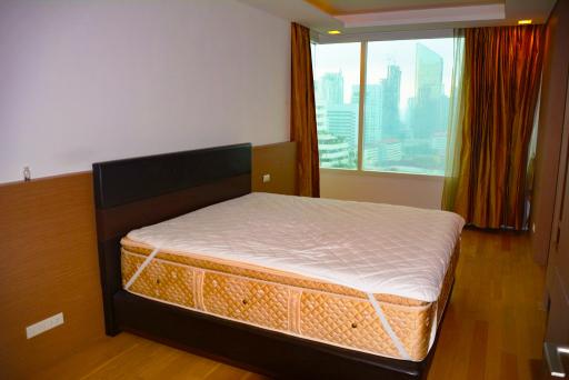 3-bedroom duplex penthouse for sale close to BTS Asok