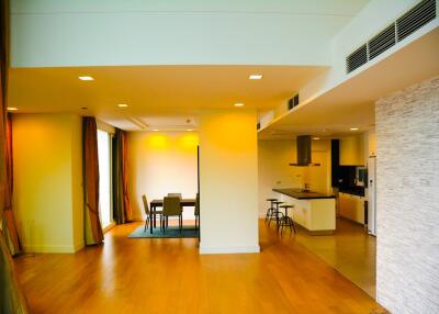 3-bedroom duplex penthouse for sale close to BTS Asok