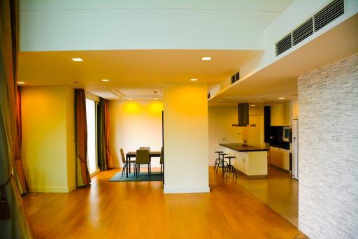 3-bedroom duplex penthouse for sale close to BTS Asok