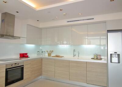Spacious 2-bedroom unit with a large balcony in Ari area