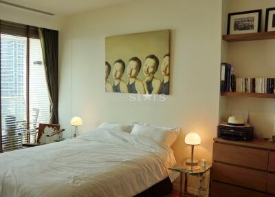 1-bedroom riverside condo for sale close to BTS Saphan Taksin